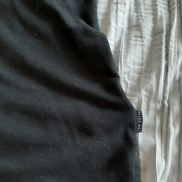 Ted Baker 5 black with white stitching jumper - Picture 13 of 14